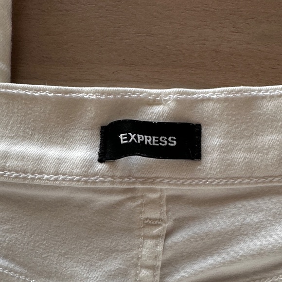 Express High Rise Cropped Flare White Button-Fly Jeans - Picture 3 of 3